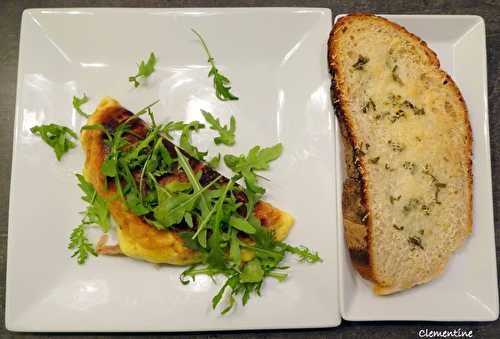 Omelette aux champignons, taleggio et jambon de Simone Zanoni