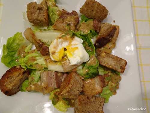 Salade Lyonnaise comme dans les Bouchons Lyonnais 