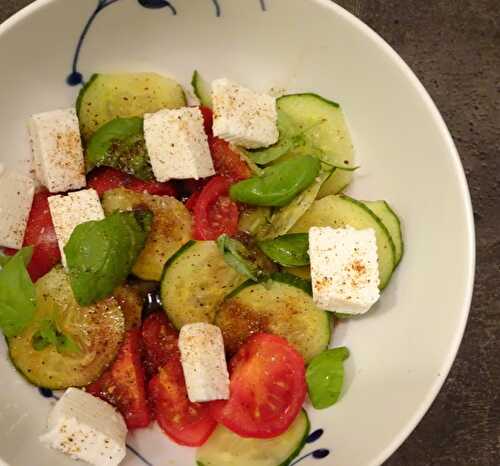 Salade de tomates à la Crescenza de chèvre