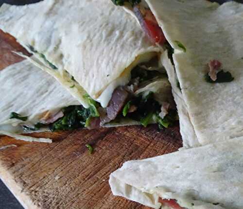 Piadina aux épinards, scamorza et coppa