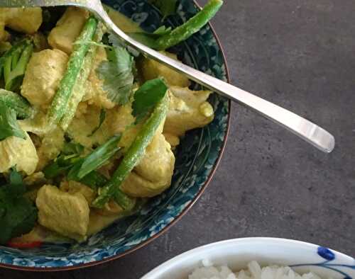 Curry de poulet aux légumes verts