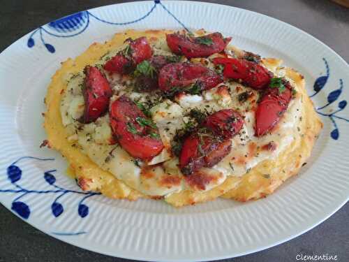 Polenta "façon pizza" à la feta et aux tomates par Yotam Ottolenghi