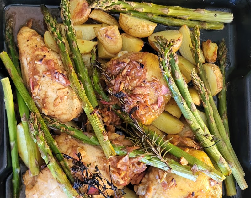 Poulet au miel et citron, pommes de terre Noirmoutier et asperges rôtiees