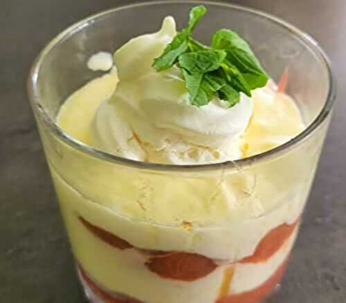Dessert à la rhubarbe et à l'orange