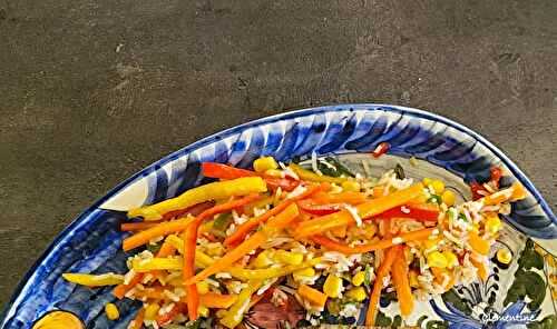 Salade de riz aux carottes, maïs, poivrons et basilic