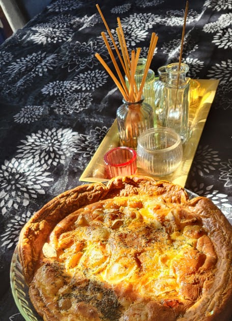 Tarte salée à l'ail caramélisé de Yotam Ottolenghi