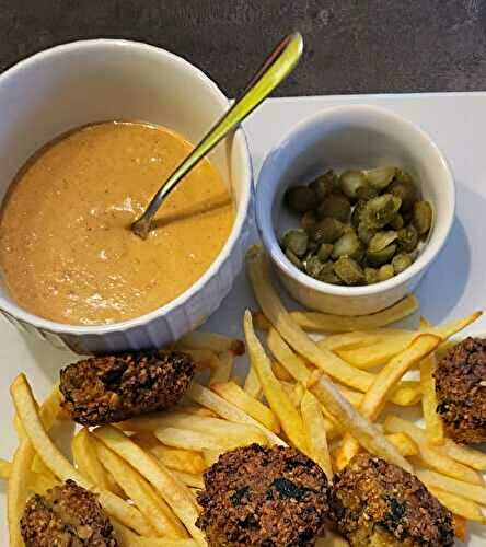 Falafel avec sauce aux cacahuètes et tahini