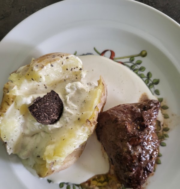 Pomme de terre en robe, crème fouettée aux truffes de Pierre-Louis Marin