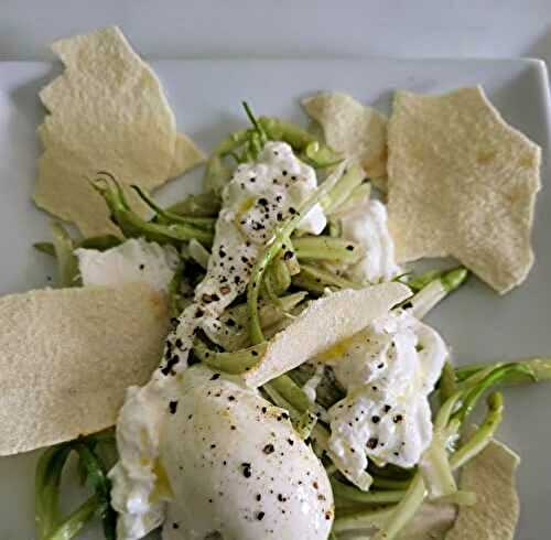 Tortino pane carasau, burrata e puntarelle - puntarelle avec burrata et pain sarde
