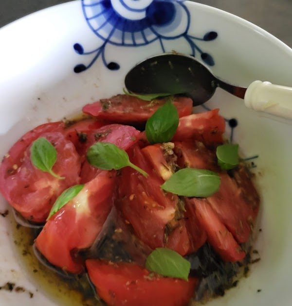Insalata di pomodori - Salade de tomates marinées
