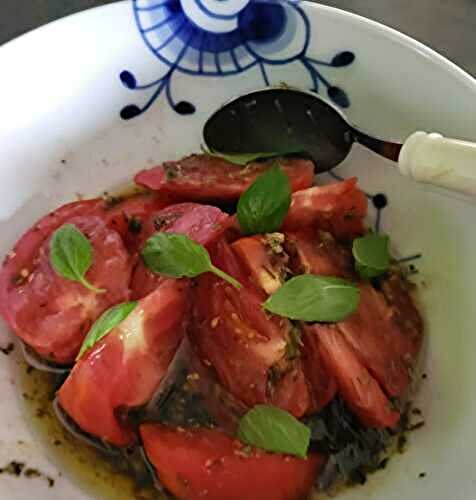 Insalata di pomodori - Salade de tomates marinées