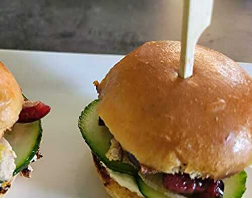Mini burger au foie gras et cerises