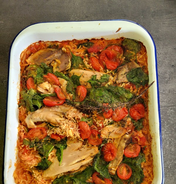 Riz aux tomates, épinards et poulet au four