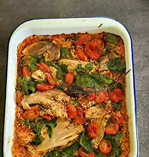 Riz aux tomates, épinards et poulet au four