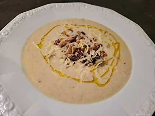 Soupe de pommes de terre, céleri-rave et gruyère de Miljuschka