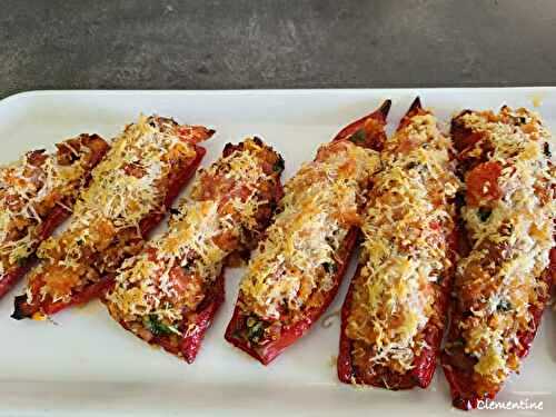 Poivrons rouges pointus farcis