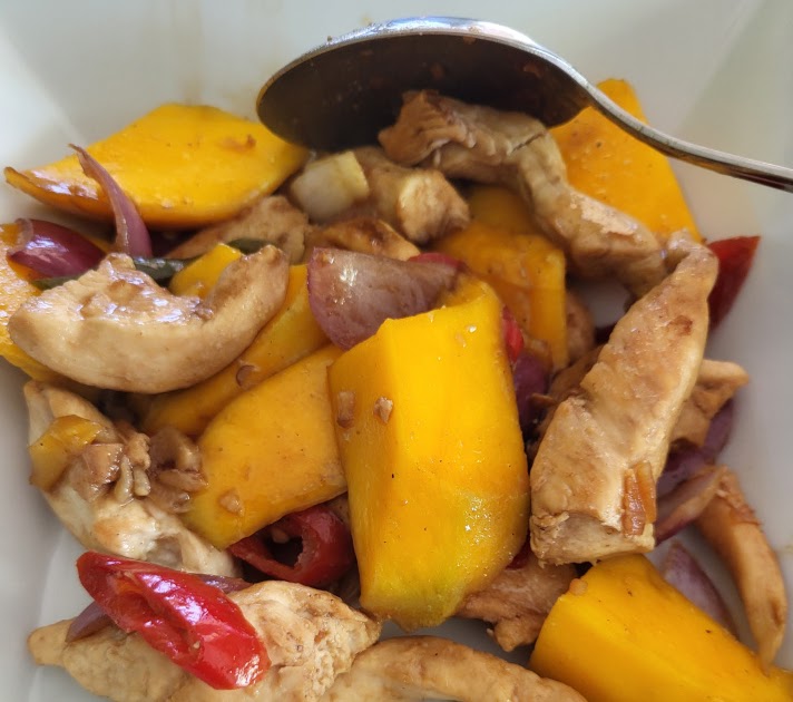 Poulet à la mangue thaï au wok