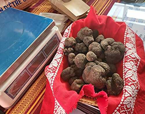 Saint Jean Pla de Corts (2me partie) - Marché aux truffes et repas gastronomique 100 % truffé