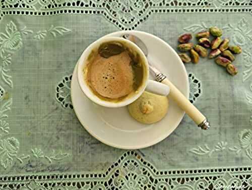 Café avec crème de pistaches