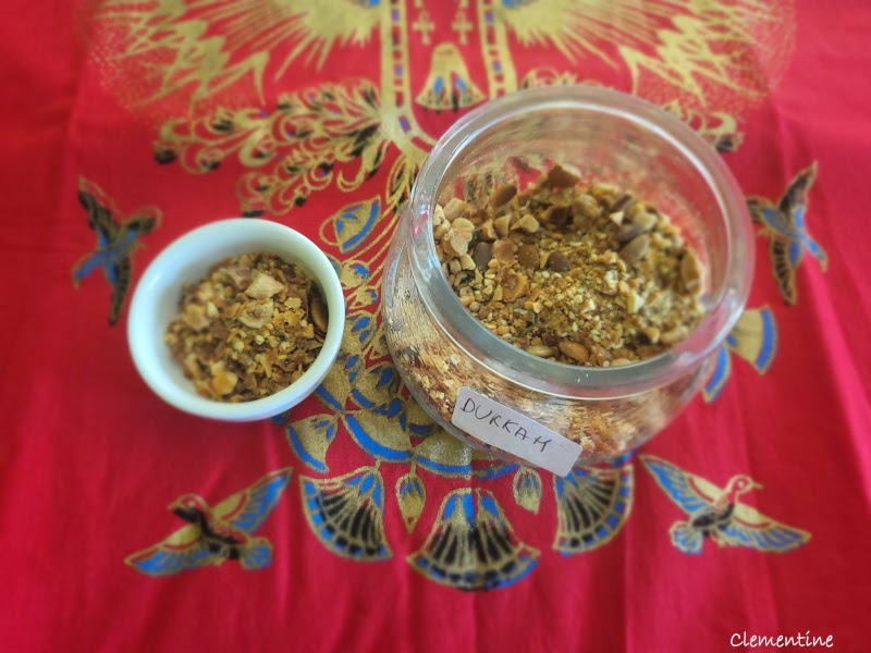 Dukkah un mélange égyptien de graines, noisettes, épices...