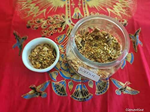 Dukkah  un mélange égyptien de graines, noisettes, épices...