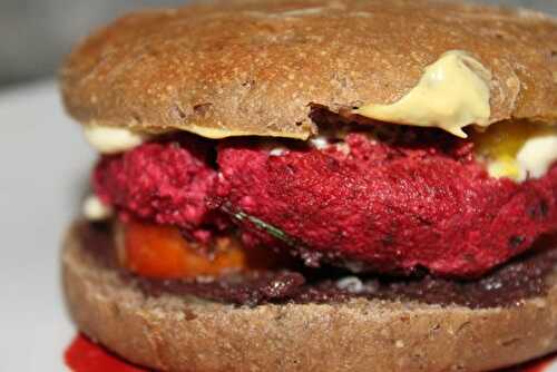 Vegi burger étape 2 pour Octobre rose - Le blog de coriandre-et-cie
