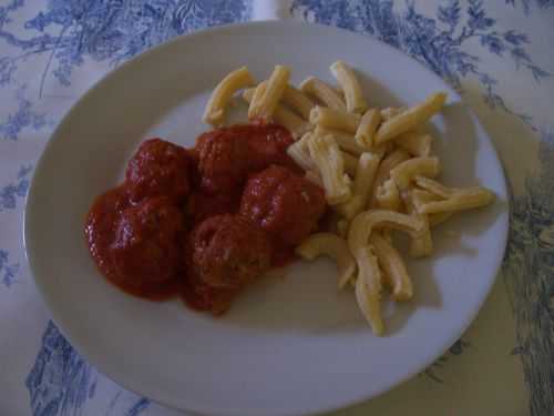 Boulettes de boeuf et pâtes fraiches maison