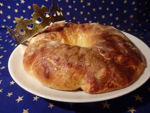 Brioche des rois provençale aux fruits confits et à la fleur d'oranger