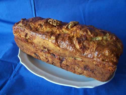 Cake au roquefort, aux poires et aux noix