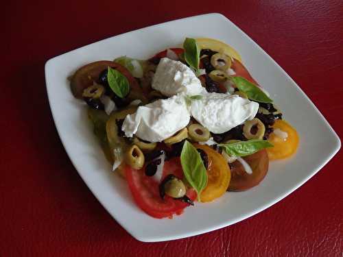 Carpaccio de tomates anciennes et burrata