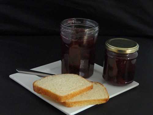 Confiture de quetsches au vin rouge épicé