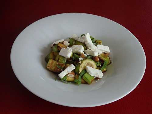 Courgettes à la féta, aux amandes et à la menthe