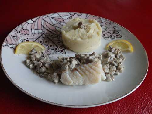 Dos de cabillaud, sauce aux champignons et purée de topinambours