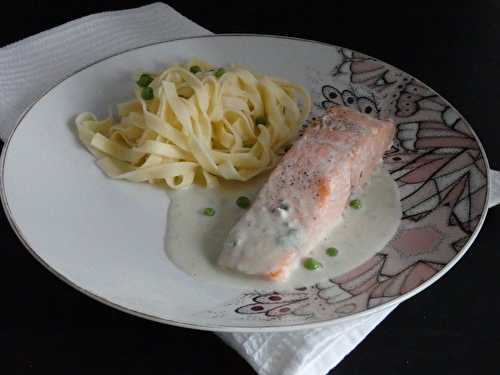 Dos de saumon et sauce au roquefort