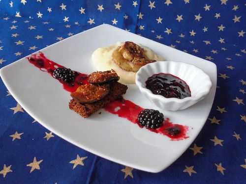 Escalope de foie gras poêlé, purée de panais à la truffe, compotée de mûres et toast de figues rôties - Le blog de Michelle - Plaisirs de la Maison