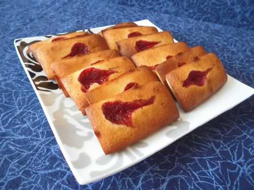 Financiers coeur au coulis de framboises