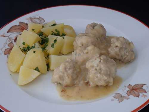 Fleischknepfle (boulettes de viande) sauce blanche
