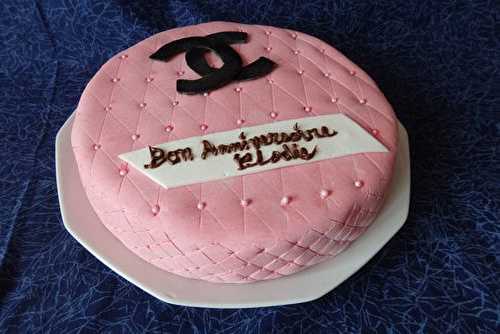 Gâteau d'anniversaire avec logo Channel