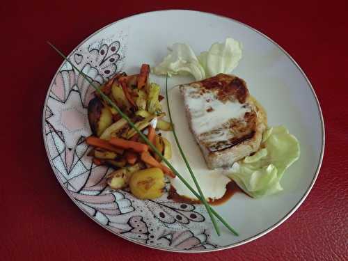 Grenadin de veau, sauce Rocamadour et petits légumes au thym