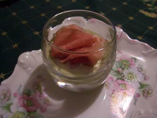 Mousse d'asperges et chiffonnade de jambon cru