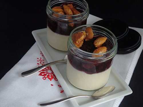 Panna cotta à la crème de nougat, compotée de cerises à l’Amaretto