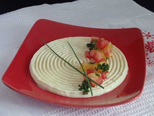 Panna cotta au parmesan et tartare de tomates