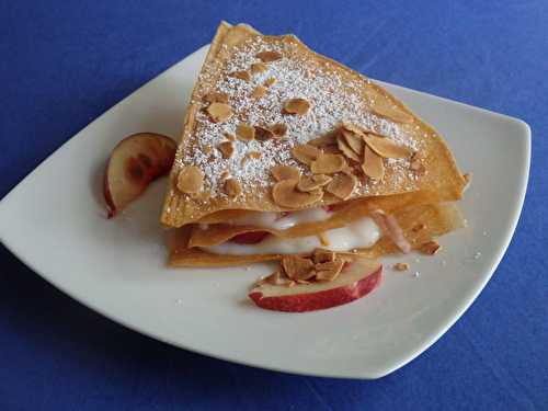 Pastilla aux nectarines et aux amandes