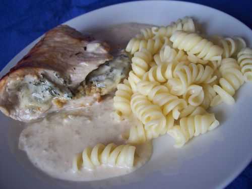 Picatta de veau aux olives vertes et à la Fourme d'Ambert"