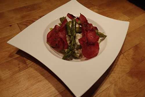 Risotto aux asperges croquantes et chips de bresaola