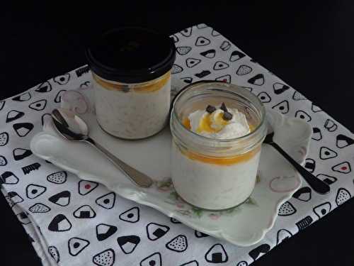 Riz au lait, coulis de fruits de la passion et Chantilly à la noix de coco