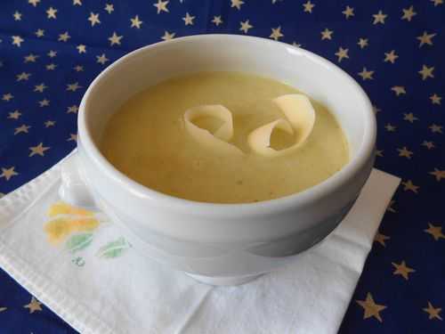 Soupe pommes de terre et poireaux au Cantal