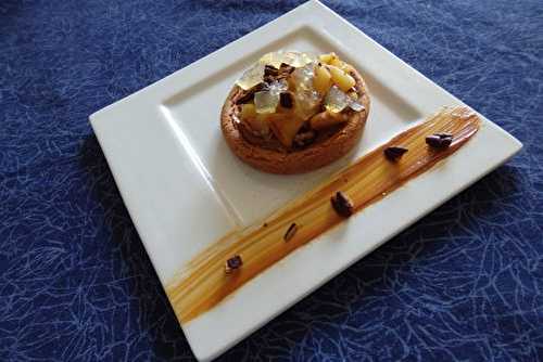 Tartelettes "bretonnes" : sablés bretons, confiture de lait, pommes et gelée de cidre