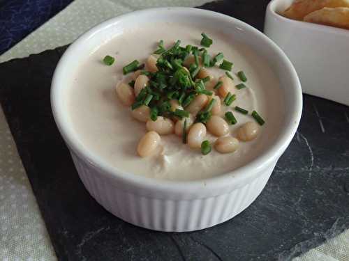 Tartinade de haricots blancs et anchois aux herbes fraîches