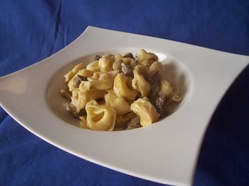 Tortellini ai Formaggi, sauce aux quatre fromages et aubergine